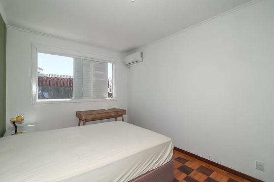 Quarto de apartamento à venda com 1 quarto, 43m² em Floresta, Porto Alegre