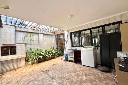 Garagem de casa à venda com 3 quartos, 136m² em Vila da Saúde, São Paulo
