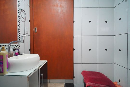 Banheiro da Suíte 2 de casa à venda com 3 quartos, 120m² em Santo Afonso, Novo Hamburgo