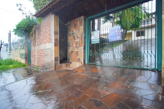 Fachada de casa à venda com 3 quartos, 120m² em Santo Afonso, Novo Hamburgo