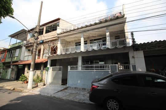 Fachada de casa à venda com 5 quartos, 400m² em Taquara, Rio de Janeiro