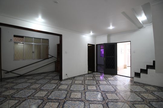 Sala de casa à venda com 5 quartos, 400m² em Taquara, Rio de Janeiro