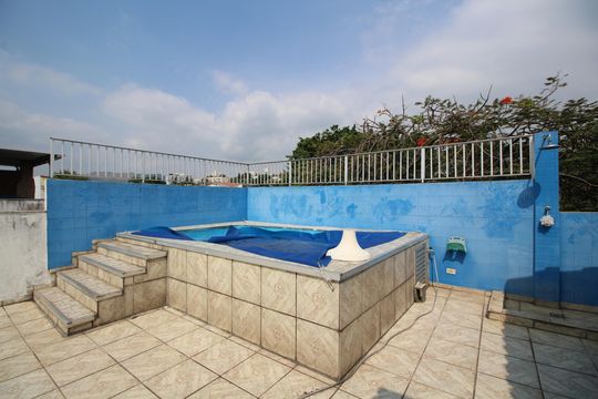 Piscina de casa à venda com 5 quartos, 400m² em Taquara, Rio de Janeiro