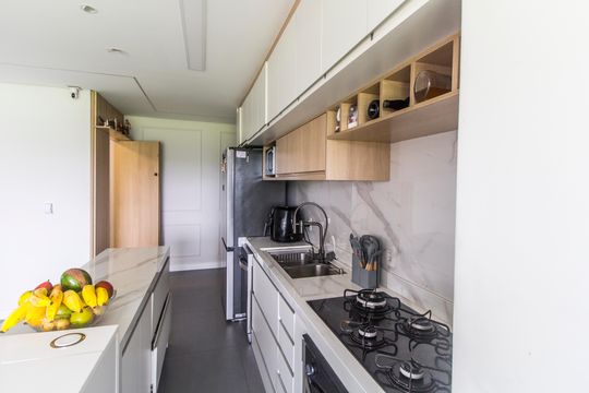 Cozinha de apartamento para alugar com 2 quartos, 75m² em Tamboré, Barueri