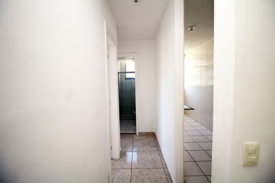 Sala - Corredor de apartamento para alugar com 2 quartos, 45m² em Pavuna, Rio de Janeiro