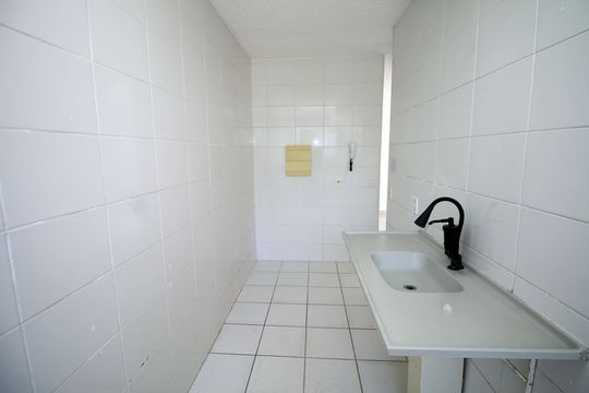 Cozinha de apartamento para alugar com 2 quartos, 45m² em Pavuna, Rio de Janeiro