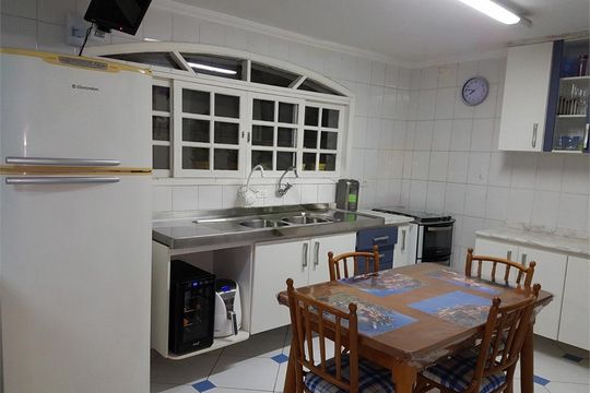 Casa à venda com 3 quartos, 130m² em Jardim Caravelas, São Paulo