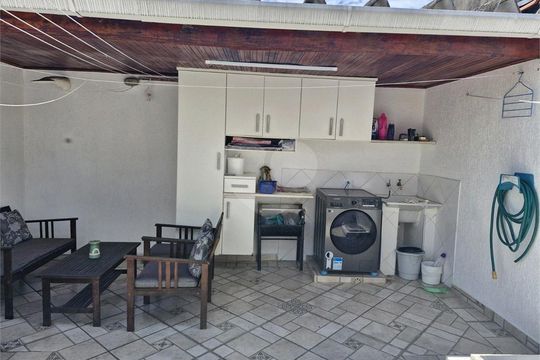 Casa à venda com 3 quartos, 130m² em Jardim Caravelas, São Paulo