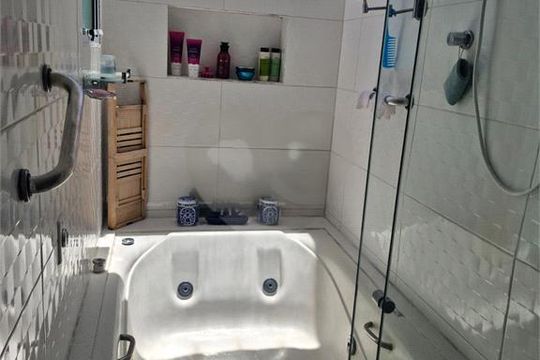 Casa à venda com 3 quartos, 130m² em Jardim Caravelas, São Paulo