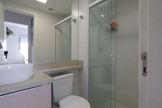 Banheiro de apartamento à venda com 2 quartos, 40m² em Paraíso do Morumbi, São Paulo