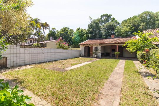 Quintal de casa à venda com 3 quartos, 250m² em Ipanema, Porto Alegre