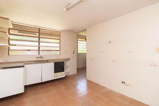 Cozinha e Área de Serviço de casa à venda com 3 quartos, 250m² em Ipanema, Porto Alegre