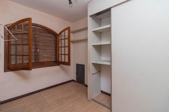 Quarto de Serviço de casa à venda com 3 quartos, 250m² em Ipanema, Porto Alegre