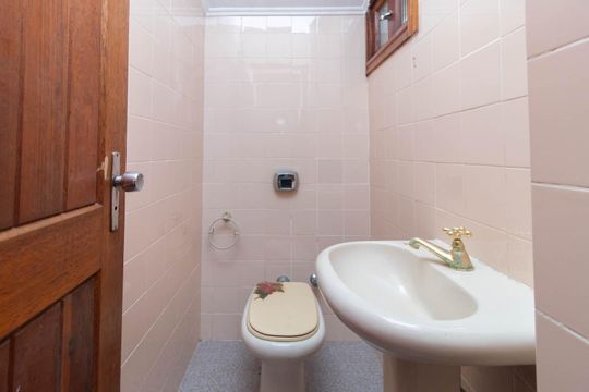 Lavabo de casa à venda com 3 quartos, 250m² em Ipanema, Porto Alegre
