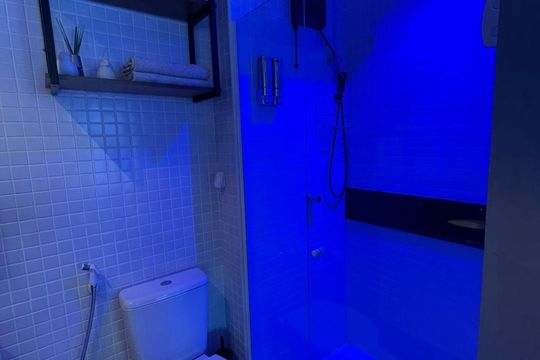 Banheiro de kitnet/studio para alugar com 1 quarto, 31m² em Barra, Salvador