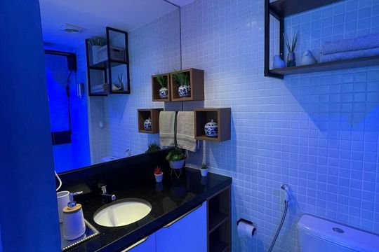 Banheiro de kitnet/studio para alugar com 1 quarto, 31m² em Barra, Salvador