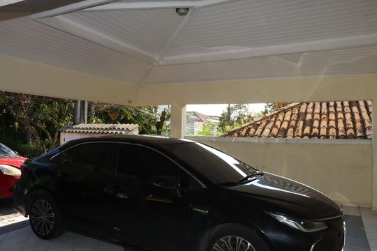 Garagem de casa de condomínio para alugar com 4 quartos, 380m² em São Paulo Ii, Cotia