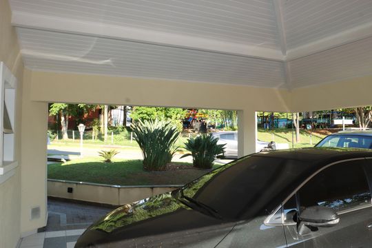 Garagem de casa de condomínio para alugar com 4 quartos, 380m² em São Paulo Ii, Cotia