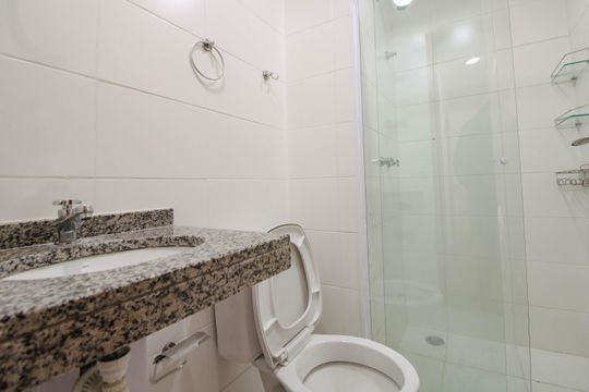 Banheiro Social de apartamento para alugar com 2 quartos, 44m² em Jardim Boa Vista (zona Oeste), Osasco