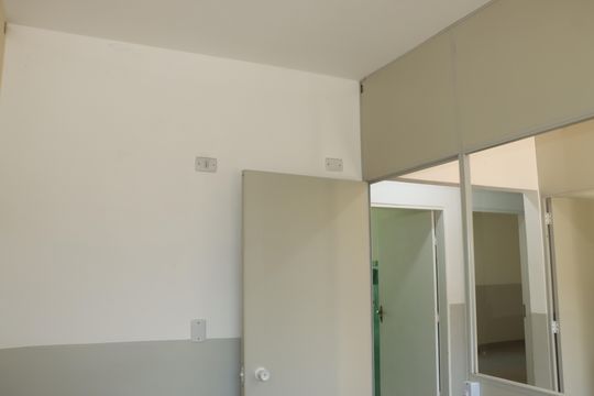 Casa para alugar com 3 quartos, 277m² em Jardim Arabutan, Embu das Artes