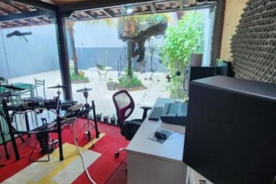 Área externa de casa à venda com 2 quartos, 225m² em Arvoredo, Contagem