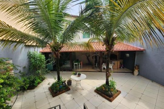 Área externa de casa à venda com 2 quartos, 225m² em Arvoredo, Contagem