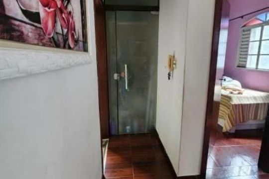 Corredor de casa à venda com 2 quartos, 225m² em Arvoredo, Contagem