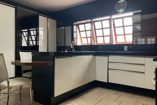 Cozinha de casa à venda com 5 quartos, 350m² em Rondônia, Novo Hamburgo