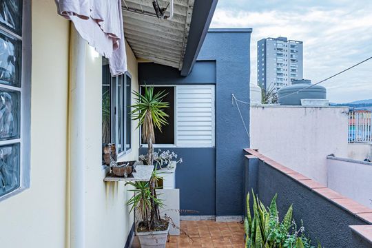 Varanda fundos de casa à venda com 3 quartos, 100m² em Vila Pereira Barreto, São Paulo