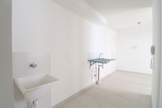 Apartamento para alugar com 2 quartos, 34m² em Parque Industrial Tomas Edson, São Paulo