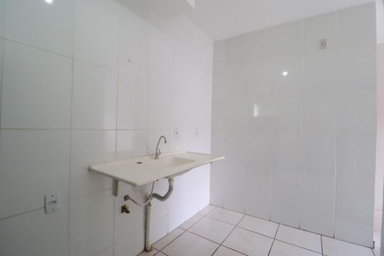 Cozinha de apartamento para alugar com 2 quartos, 55m² em Shopping Park, Uberlândia