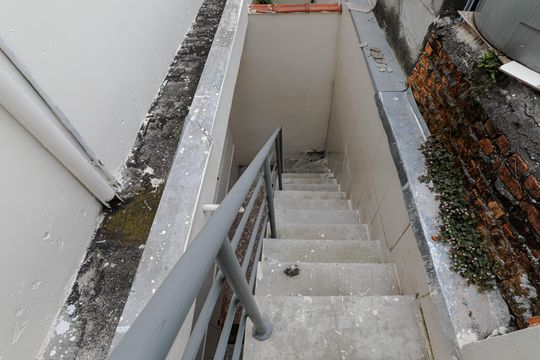 Escada de casa para alugar com 3 quartos, 100m² em Braz Cubas, Mogi das Cruzes