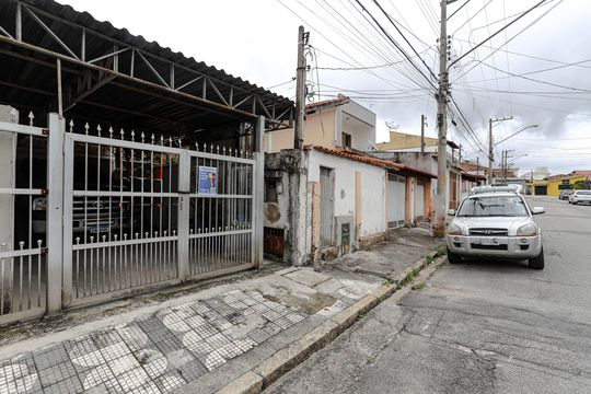 Fachada de casa para alugar com 3 quartos, 100m² em Braz Cubas, Mogi das Cruzes