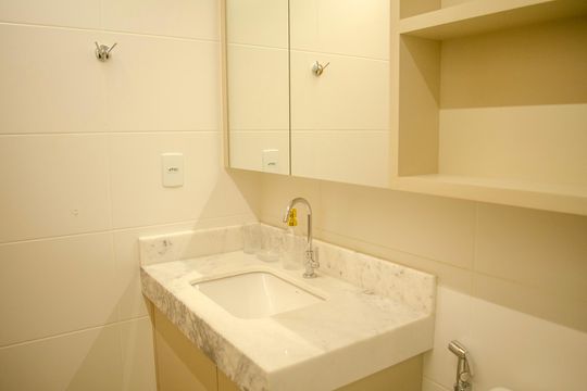 Banheiro Social de kitnet/studio à venda com 1 quarto, 50m² em Setor Marista, Goiânia