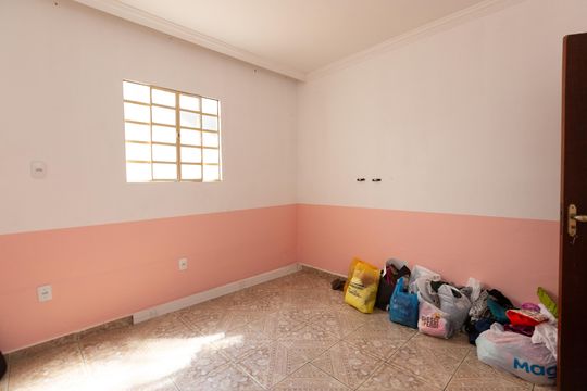 Casa à venda com 6 quartos, 300m² em Novo Riacho, Contagem