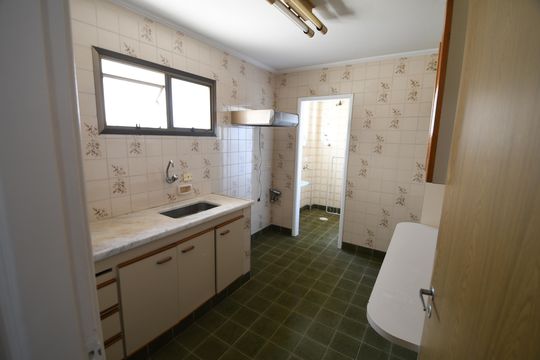 Cozinha de apartamento à venda com 1 quarto, 70m² em Botafogo, Campinas