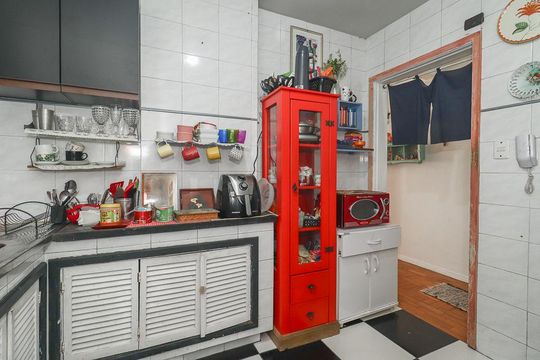 Cozinha de apartamento à venda com 2 quartos, 95m² em Centro Histórico, Porto Alegre