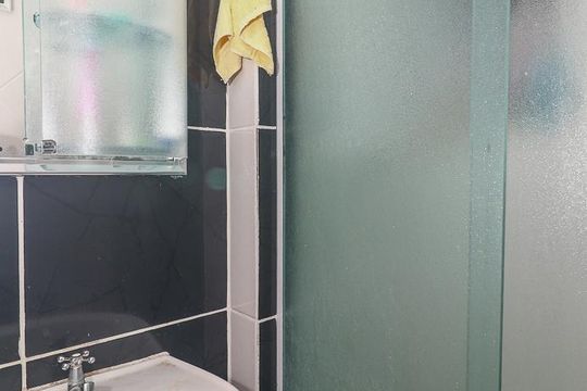 Banheiro Social de apartamento à venda com 2 quartos, 95m² em Centro Histórico, Porto Alegre