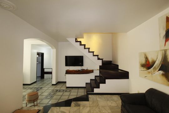 Casa à venda com 5 quartos, 321m² em Jardim Sabará, Porto Alegre