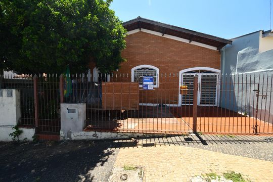 Fachada de casa à venda com 3 quartos, 229m² em Jardim Bela Vista, Campinas