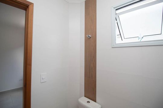 Banheiro de apartamento à venda com 1 quarto, 28m² em Vila Mazzei, São Paulo