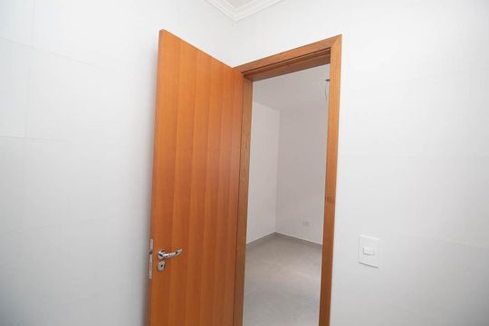 Banheiro de apartamento à venda com 1 quarto, 28m² em Vila Mazzei, São Paulo