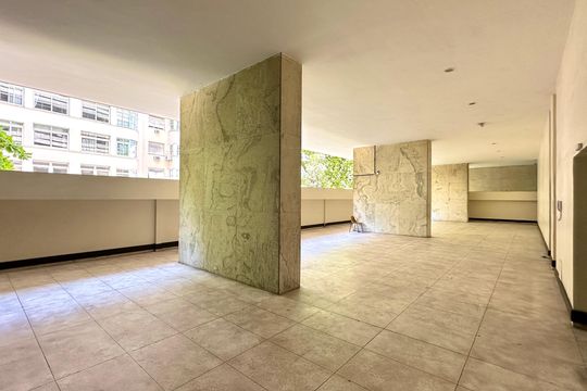 Área comum de apartamento para alugar com 4 quartos, 300m² em Copacabana, Rio de Janeiro