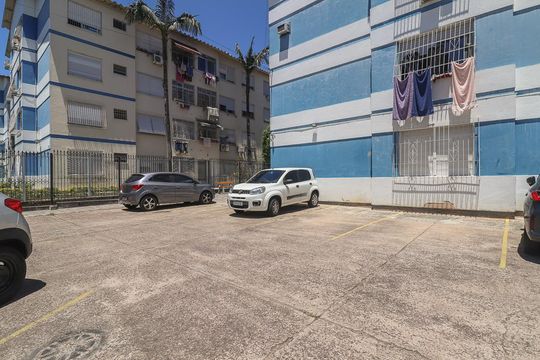 Garagem de apartamento à venda com 3 quartos, 74m² em Jardim Dona Leopoldina, Porto Alegre
