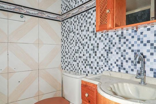 Banheiro de apartamento à venda com 3 quartos, 74m² em Jardim Dona Leopoldina, Porto Alegre