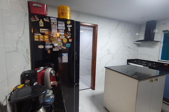 Cozinha de casa de condomínio à venda com 4 quartos, 190m² em Anil, Rio de Janeiro
