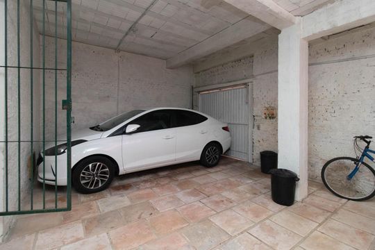 Garagem de casa de condomínio à venda com 3 quartos, 194m² em Espírito Santo, Porto Alegre