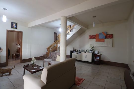 Sala 1 de casa à venda com 3 quartos, 240m² em Estância Velha, Canoas