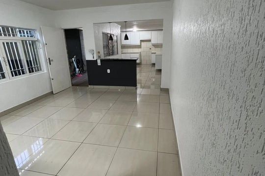 Sala de casa à venda com 3 quartos, 220m² em São Lucas, São Paulo