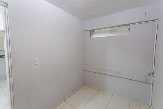 Quarto de kitnet/studio para alugar com 1 quarto, 35m² em Santa Efigênia, Belo Horizonte
